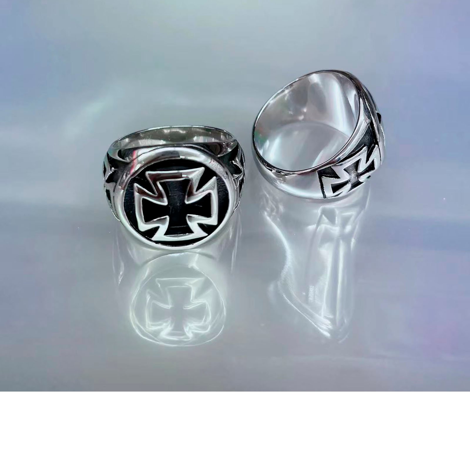 CBA456 CROIX DE FERRE Chevalière Croix de fer – Image 1