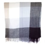 Écharpe à Carreaux Noir Creme – Image 2